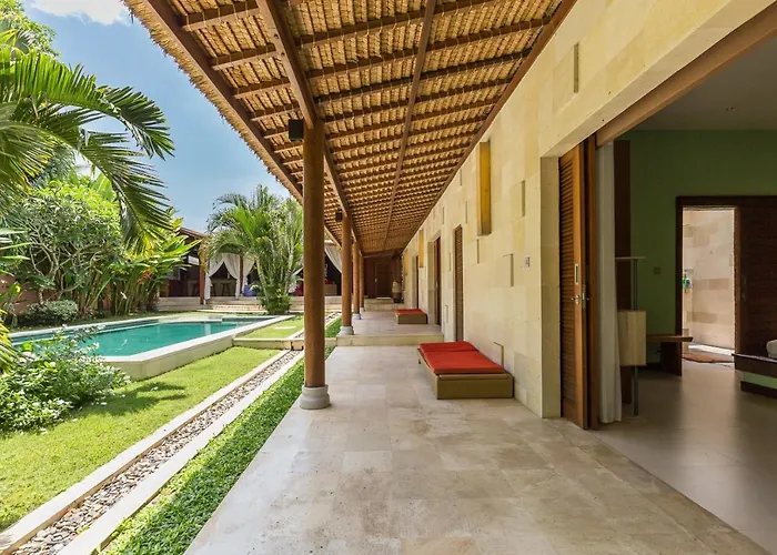 Pilou Boutique Bed & Breakfast 4*