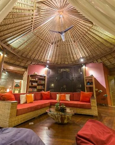 Pilou Boutique 4*